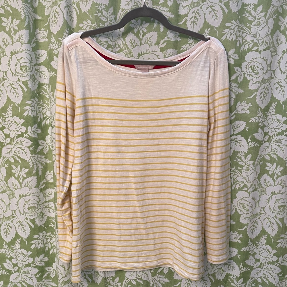 🏝️Big $5 Sale!🏝️Banana Republic Yellow and Cream Striped Shirt